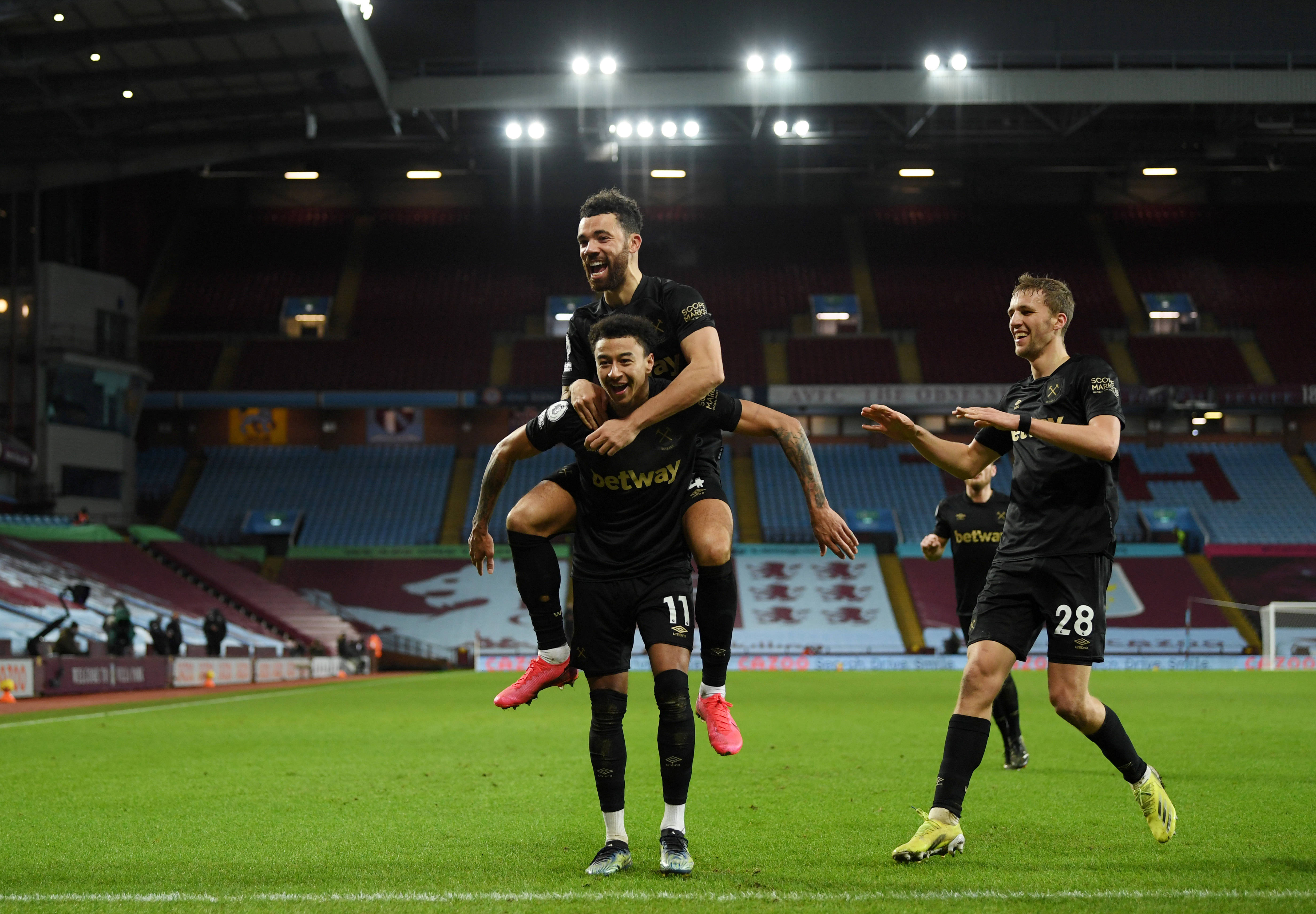 卡拉格：维尔茨本场数据相当亮眼，他的踢法、位置像德布劳内（卡拉格：维尔茨此役数据抢眼，风格与站位酷似德布劳内）