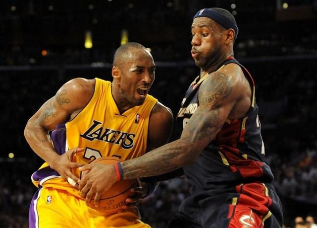 埃默松：我并不怀念在米兰的日子；那儿的人聊我比聊C罗还多（埃默松直言不怀念米兰：当地谈论我比谈C罗还频繁）