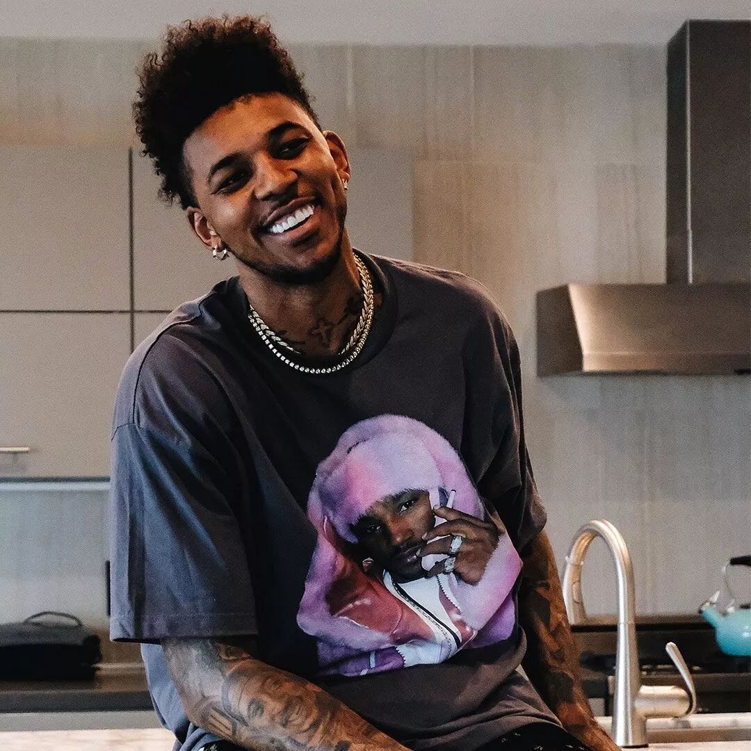 邓弗里斯：希望两到三周内复出，我们的球队就像一个大家庭（邓弗里斯：争取两到三周内复出，球队像一个大家庭）