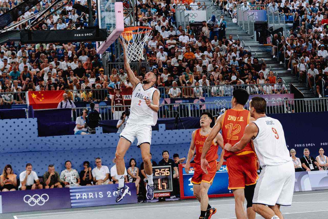 记者：张琳芃大概率还要再坚守一年，发挥老队员传帮带（记者：张琳芃大概率再战一年，担起老将传帮带职责）