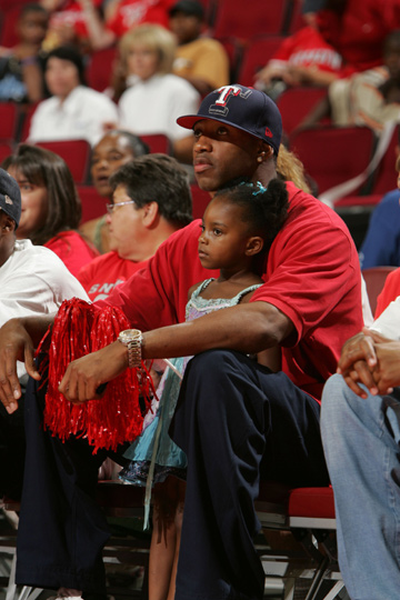 卡萨诺：米兰喜欢缩在中线后死守，就算侥幸进球也还是继续守（卡萨诺批评米兰：退到中线后深度防守，进球也不改保守打法）