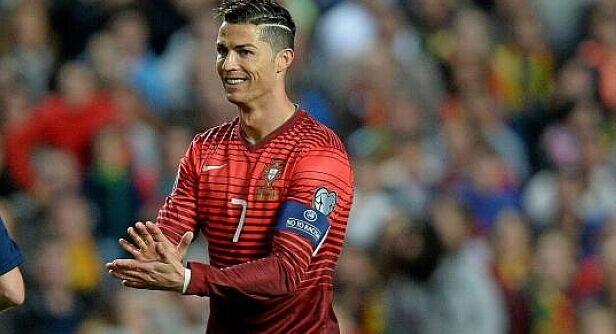 欧冠淘汰赛前瞻：曼联对阵巴黎,（欧冠淘汰赛焦点战：曼联迎战巴黎）