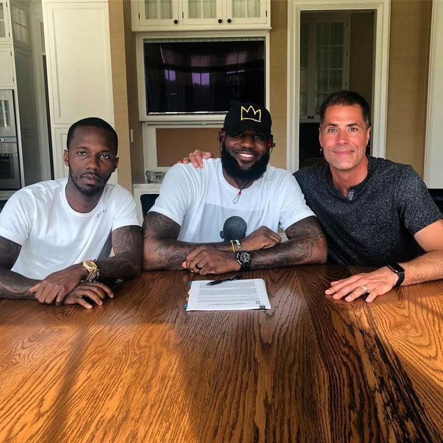 圣保罗官方：奥斯卡已于今日出院，他被确诊为血管迷走性晕厥（圣保罗官宣：奥斯卡今日出院，确诊血管迷走性晕厥）