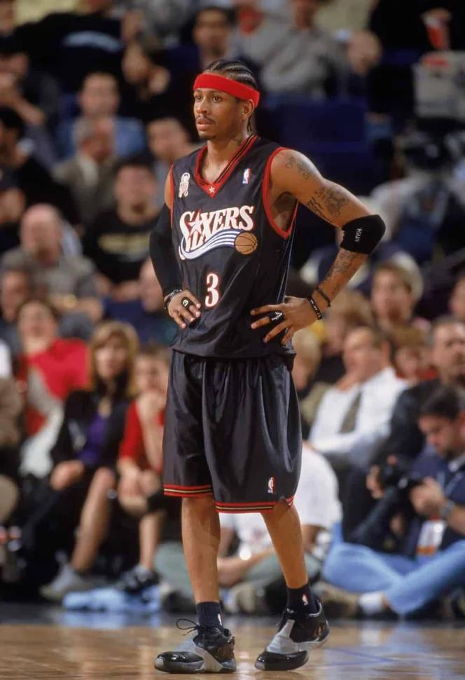 梅西获美职联MVP并率队首夺总冠军，雨中致歉开幕式取消（梅西荣膺美职联MVP率队首夺总冠军，雨中开幕式取消他现场致歉）