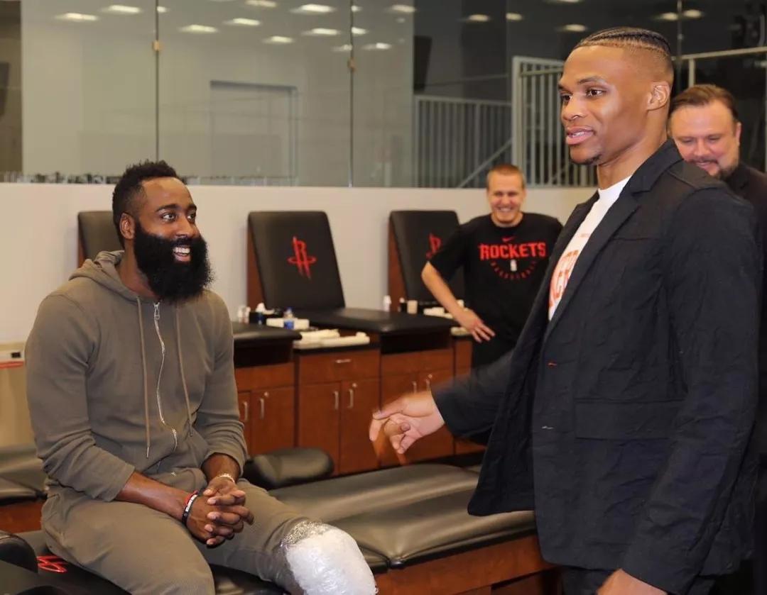 说唱歌手GAI祝贺铜梁龙冲超成功，官方回复：GAI哥我们做到了（GAI发文恭喜铜梁龙成功冲超，官方回应：GAI哥，我们做到了）